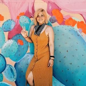 Meet your Posher, Janie